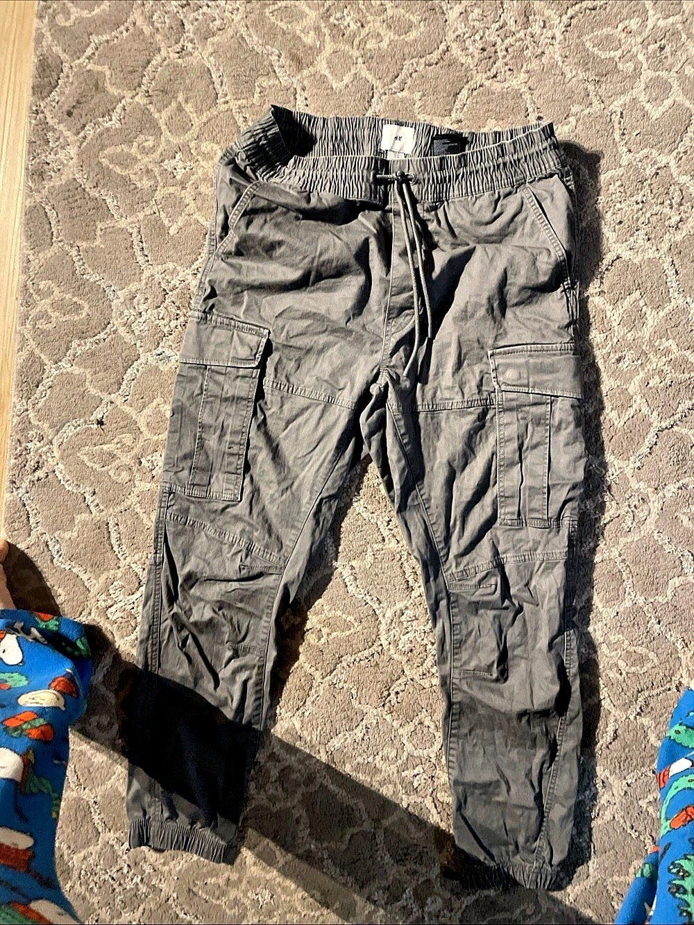H&M Men's Cargo Jogger Pants in Gray